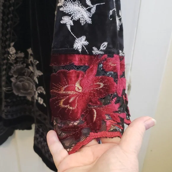 John Mark Plus Size Velvet Burnout MixedMedia 3/4 Sleeve Statement Kimomo Jacket - Picture 8 of 16